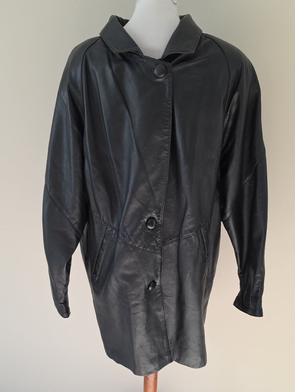 Avanti    Soft Leather Jacket – Two-Button with Shoulder Pads